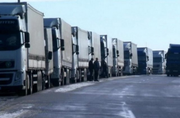Երևանում ճանապարհը չզիջելու պատճառով վնասել են թուրքական համարանիշներով բեռնատարները