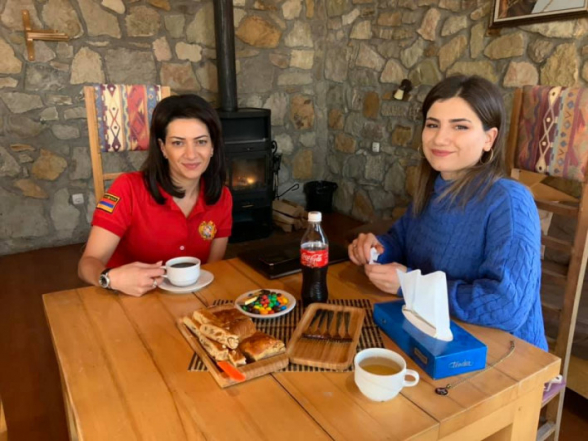 Աննա Հակոբյանը չեղարկել է իր և դստեր համար Մոսկվայի «Արարատ Հայաթ» հյուրանոցում ամրագրված համարը․ Mediaport