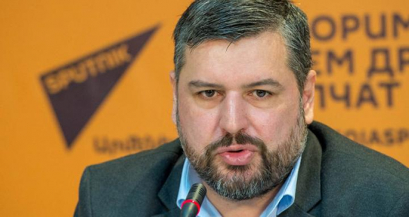 В разрушенной после войны стране фонд «Айастан» должен финансировать не новогодние мероприятия, а строить дома для беженцев