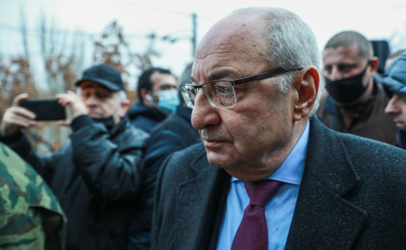 Вазген Манукян провел встречу с гюмрийцами (видео)