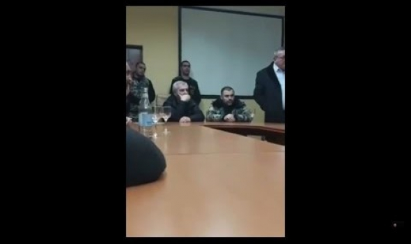 Այ լրբի տղա, պիտի չոքեիք, ասեիք՝ կանգնացրու պատերազմը. զինվորի ծնողը՝ Անդրանիկ Քոչարյանին (տեսանյութ)