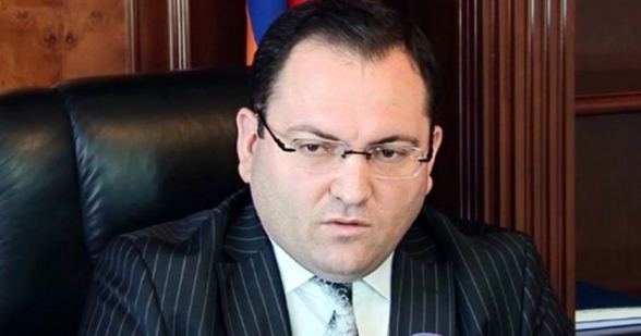 Նույնիսկ այսքանից հետո իշխանությունը չի հրաժարվում հասարակության մոտ կարճատև ոգևորություն առաջացնելու իր գործելակերպից