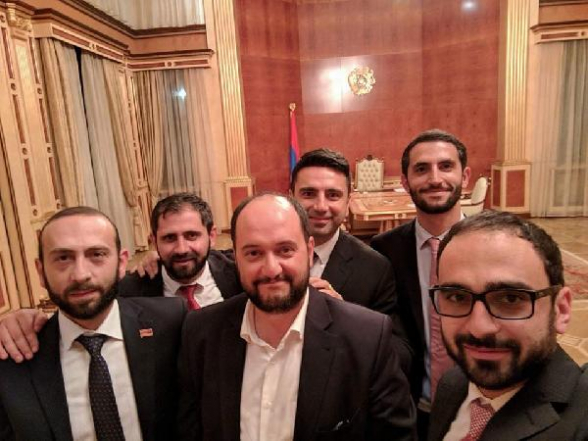 Կասկածներից վեր է, որ Արարատ Միրզոյանը, լինելով գործակալ, չէր կարող միայնակ հայտնվել իշխանության մեջ (լուսանկար)