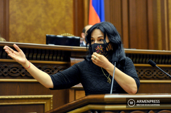 Պարտության թիվ մեկ խորհրդանիշը չի կարող շարունակել տարբեր մանիպուլյացիաներով, լծակներով պահել իր իշխանությունը․ ԱԺ-ում պետք է քննարկվի միայն Նիկոլ Փաշինյանի հեռացման հարցը․ Նաիրա Զոհրաբյան (տեսանյութ)