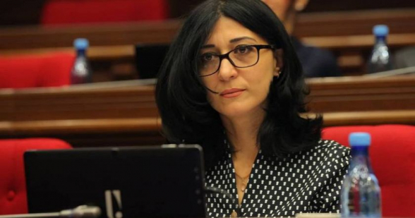 Для участвовавшей в званом ужине с Алиевым власти единственная проблема – это оппозиция  