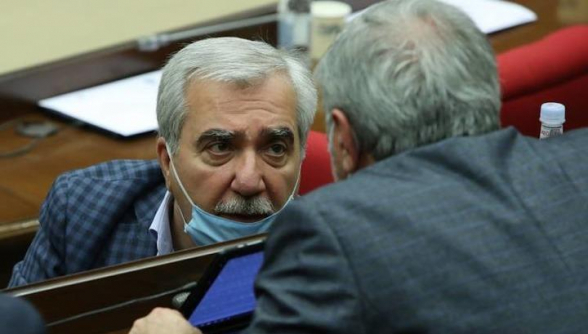 Ցուցմունքների փոխարեն դեռ հարցազրույցներ են տալիս ու խճճվում իրենց ստերի մեջ