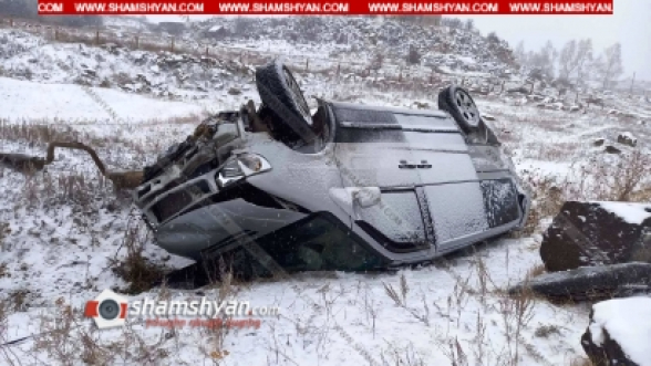 Գեղարքունիքի մարզում 63-ամյա վարորդը Mercedes Vito մակնիշի ավտոմեքենայով, ճանապարհի մերկասառույցի պատճառով՝ գլխիվայր հայտնվել է ձորակում․ կա վիրավոր