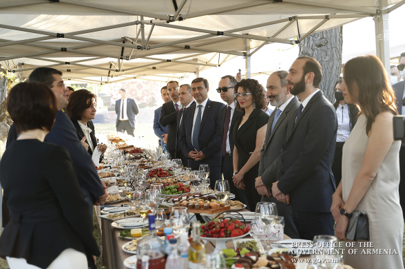 Սրանք կա՛մ «Պանդորայի արկղն» են բացում, կա՛մ «Օվերտոնի պատուհանը»... Թե բա՝ Շուշին 90 տոկոսով ադրբեջանաբնա՜կ