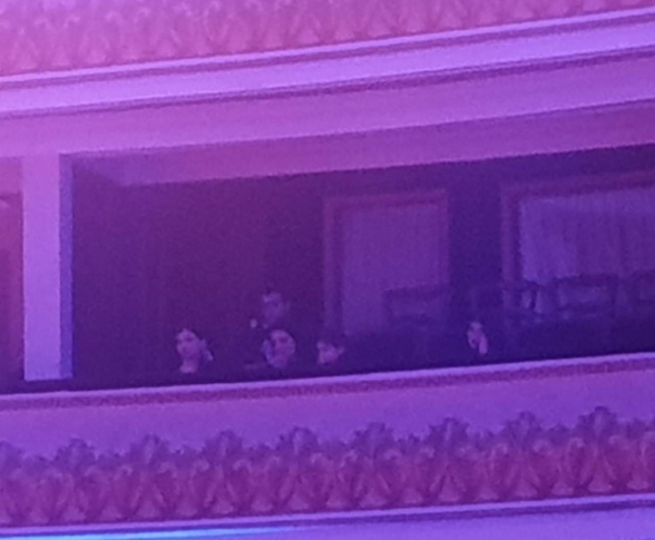 Քաղաքացիները լքել են Արամ Խաչատրյան համերգասրահը, քանի որ ներկա է Աննա Հակոբյանը