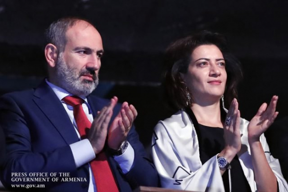 Որքա՞ն եք սողոսկելով այս ու այնտեղ մտնելու