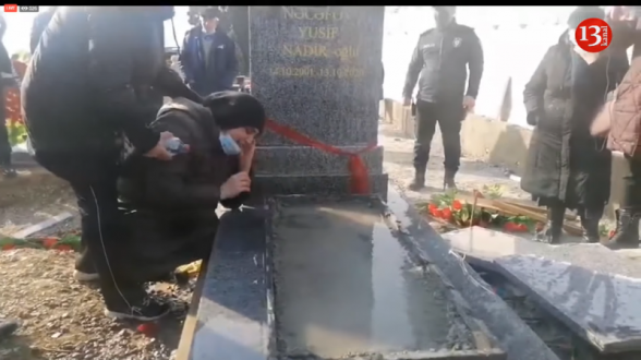 Ильхам Алиев хоронит своих шехидов в болоте