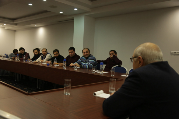 Վազգեն Մանուկյանն այսօր հանդիպել է մի խումբ համախոհների հետ (լուսանկար)