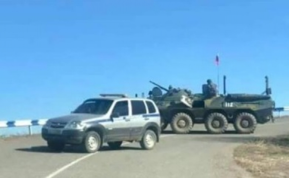 Азербайджанцы попытались продвинуться в сторону Капана: российские миротворцы перекрыли им дорогу БТР-ом
