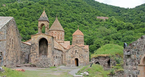 Азербайджан не позволил армянским паломникам посетить Дадиванк