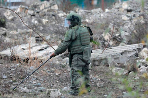 Մարտունիի շրջանի Կարմիր շուկա բնակավայրում ռուս սակրավորները վնասազերծել են 400 պայթուցիկ նյութ․ ՌԴ ՊՆ
