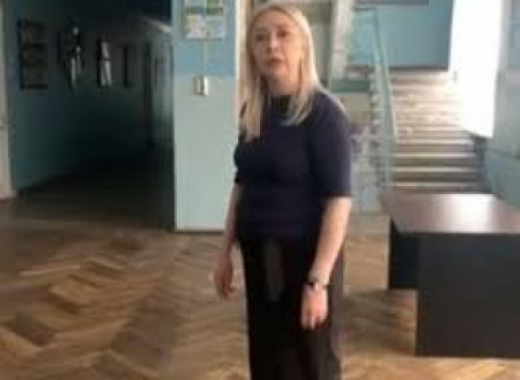 Դու տեղ չունես այստեղ. Աբովյանի թիվ 1 դպրոցի նորանշանակ տնօրենը՝ ուսուցչին