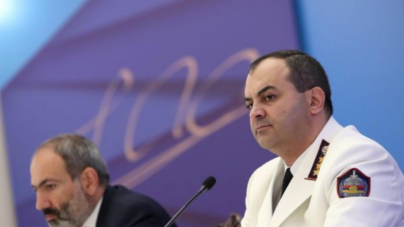 Արթուր Դավթյանը լպստում է Աննա Հակոբյանի ու Նիկոլ Փաշինյանի ոտքերը, սրանք էլ՝ Ալիևի ոտքերը. ակցիայի մասնակից