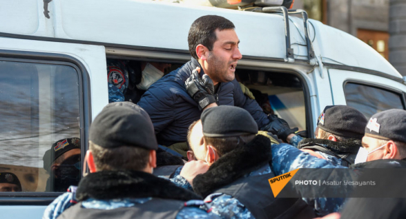 Ոստիկանությունը բերման է ենթարկել բողոքի ակցիա իրականացնողներից 51-ին