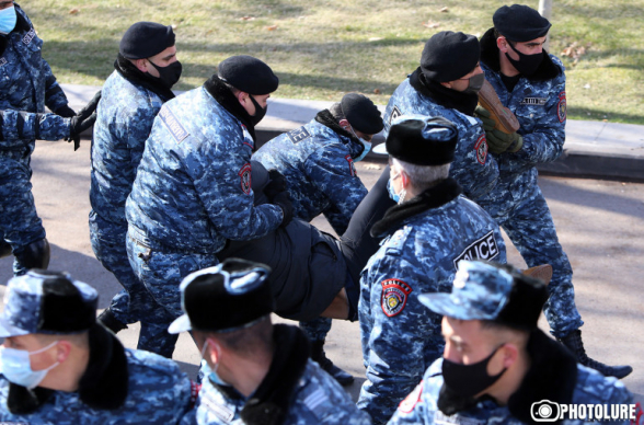 Ընդդիմության կազմակերպած ակցիայի ժամանակ ոստիկանների գործողությունների հետևանքով քաղաքացու մոտ ախտորոշվել է ձախ սրունքի սալջարդ. նշանակվել է ծառայողական քննություն