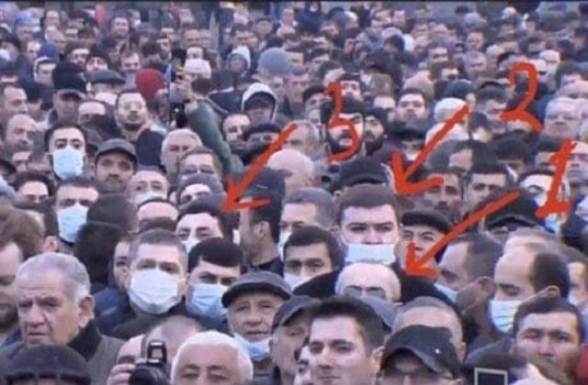 На митинг в поддержку Пашиняна привели сотрудников КГД