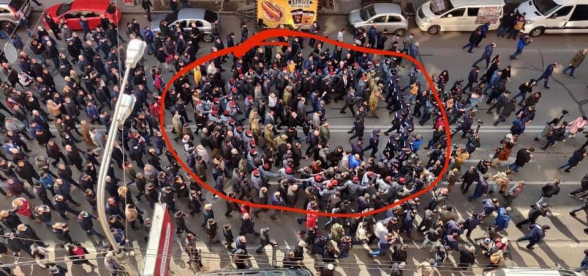 Իշխանազրկված փաշինի ադմինիստրատիվ ու համազգեստափոխ «ժողովուրդը»