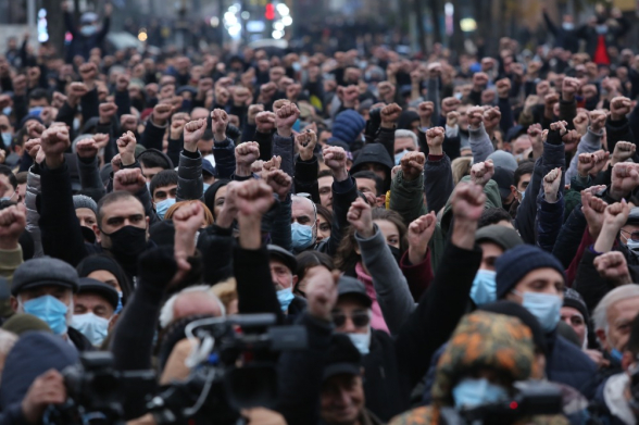 Движение по спасению Родины провело митинг перед зданием НС: следующий митинг намечен на 15:00 27 февраля (видео)