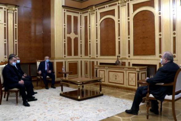 Մանրամասներ «Հայրենիքի փրկության շարժման» պատվիրակության և նախագահ Արմեն Սարգսյանի հանդիպումից (տեսանյութ)