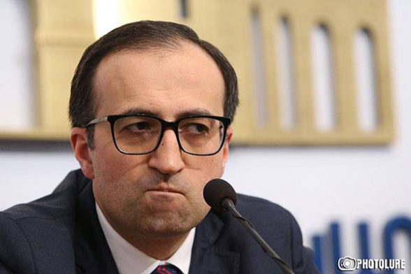 «Սա ի՞նչ գործ ունի այստեղ». գեներալները խորհրդակցության սենյակից դուրս են հրավիրել Արսեն Թորոսյանին