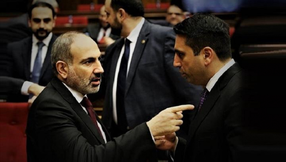 Փաշինյանը կառավարական շենքում բուռն գիշեր է անցկացրել