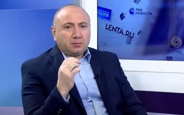 В Ереване митинги будут проходить в поддержку двух армий – армянской и турецкой: созванный Пашиняном митинг организуется в поддержку турецкой армии – Андраник Теванян (видео)