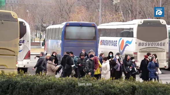Փաշինյանի հանրահավաքի մասնակիցներին ավտոբուսներով բերեցին հրապարակ