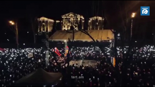 «Нация, армия, победа»: кадры с митинга оппозиции на проспекте Баграмяна