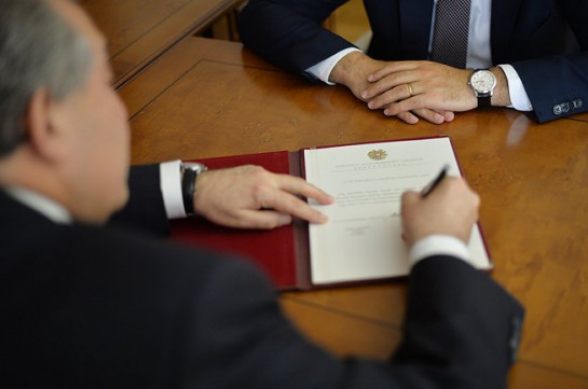 Արմեն Սարգսյանն ունի կարճ ժամանակ և 3 տարբերակի հնարավորություն