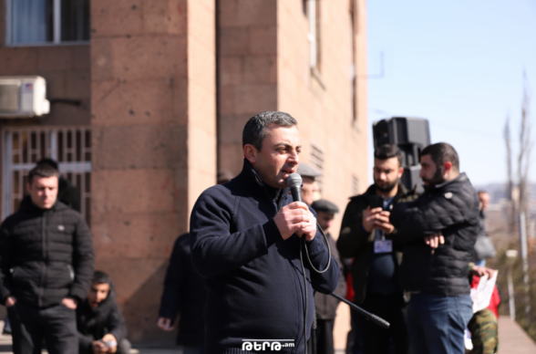 Մեր կողմից սադրանքներ չեն եղել և չեն լինելու, մեր երկրում մի սադրիչ կա, որը գալու է այս շենք. Իշխան Սաղաթելյանը՝ ԱԺ շենքը հատուկ միջոցներով պաշտպանելու մասին (տեսանյութ)