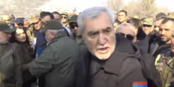 «Выйди отсюда»: Андраник Кочарян крикнул на журналиста (видео)