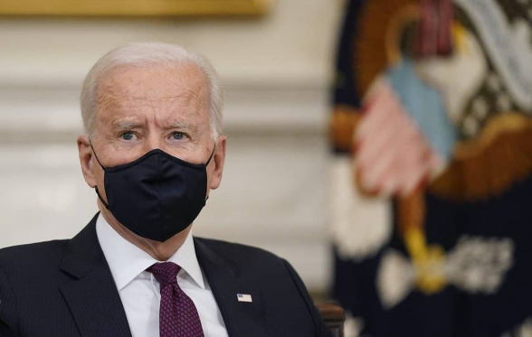 Байден продлил на год действие режима санкций в отношении Ирана