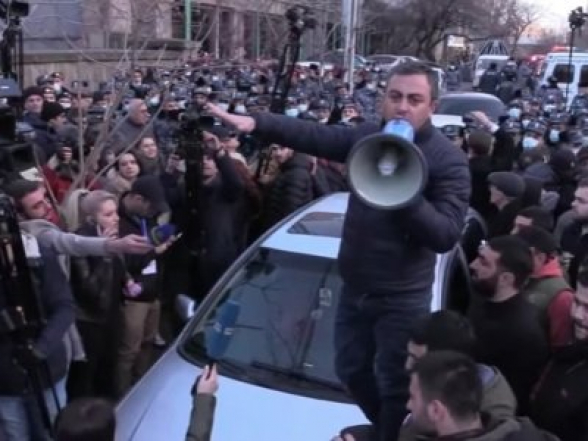 Ишхан Сагателян: «Никто не должен пытаться войти в здание Национального собрания» (видео)