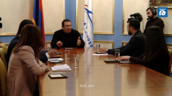 «Каждая секунда работает против нас: премьер должен подать в отставку»: Гагик Царукян о предложении президента, внеочередных выборах – интервью ряду СМИ (видео)