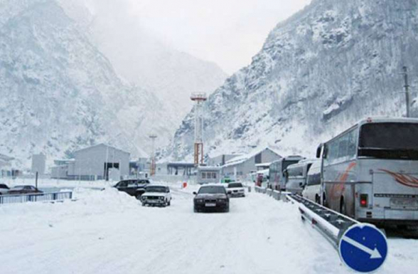 Дорога Степанцминда-Ларс закрыта в связи с погодными условиями