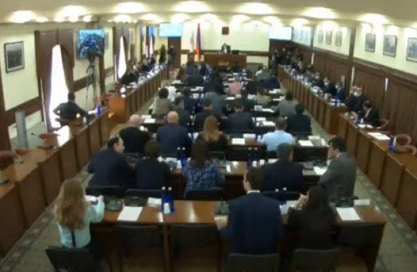 Заседание Совета старейшин Еревана (прямой эфир)