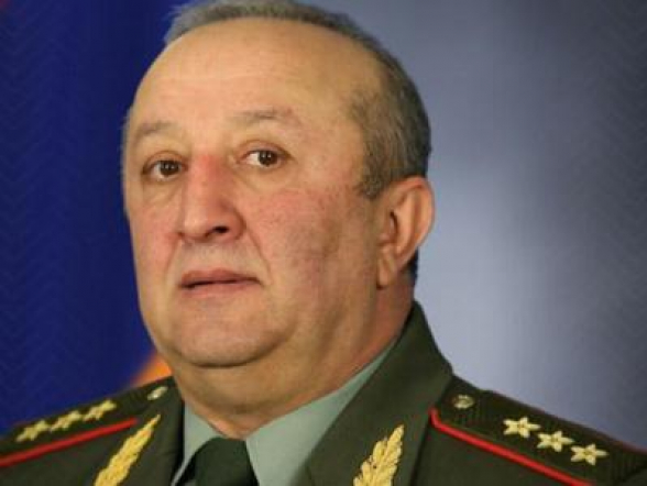 В декларации об имуществе Мовсеса Акопяна было отмечено: «подарили Алиеву…»