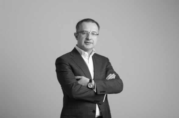 Очень трудно объяснить что-то народу, который избрал путь самоуничтожения