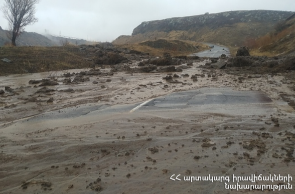 Հարթավան-Երնջատափ ավտոճանապարհին քարաթափում է եղել, երթևեկությունը երկկողմանի դադարեցվել է