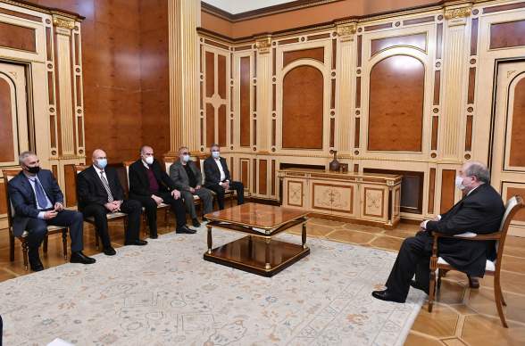 ՀՀ նախագահի պաշտոնն զբաղեցնողը հանդիպել է ռեբրենդինգվող ահաբեկիչների հետ