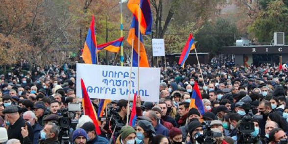 Բաղրամյան-Դեմիրճյան փողոցներում հանրահավաքը և երթը (տեսանյութ)