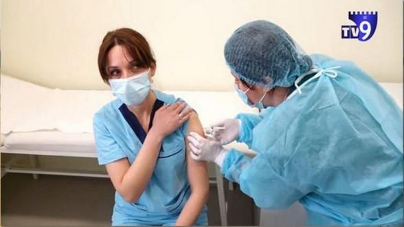 Смерть медсестры после вакцинации: в Грузии трем сотрудникам больницы предъявлено обвинение