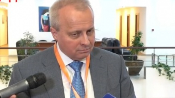 Посол России в Армении прокомментировал снятие указателей на русском языке в Ереванском метрополитене (видео)