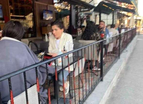 Գերագույն գլխավոր թրքահպատակի դուստրը կյանքն է վայելում երևանյան սրճարաններում