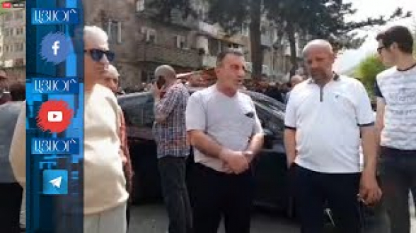 «Եթե դուխով վարչապետա, խի՞ ա գիշերով մտնում Սյունիք, ցերեկն էլ փախեփախ անում». կապանցի