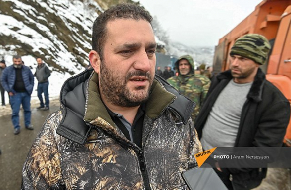 Գիշերը անհայտ ուղղությամբ տարել են Գորիս համայնքի ղեկավարի տեղակալ Մենուա Հովսեփյանին և ևս 8 հոգու